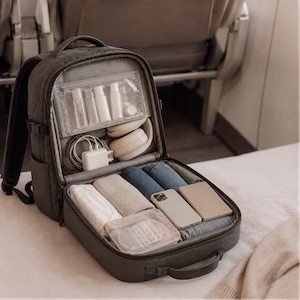 Kompakt gepackter Untersitzrucksack für eine Kurzreise oder Reise Packliste Persönlicher Gegenstand Handgepäck-Regeln für Handgepäck-Regelnde