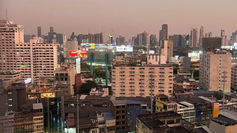Der Ausblick von unserem Balkon in Bangkok 1 Monat in Bangkok Handgepäck-Regeln für Handgepäck-Regelnde