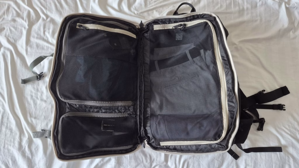 Die Koffer-ähnliche Öffnung unseres 40-Liter Rucksacks Weltreise nur mit Handgepäck Unser Gepäck Handgepäck-Regeln für Handgepäck-Regelnde