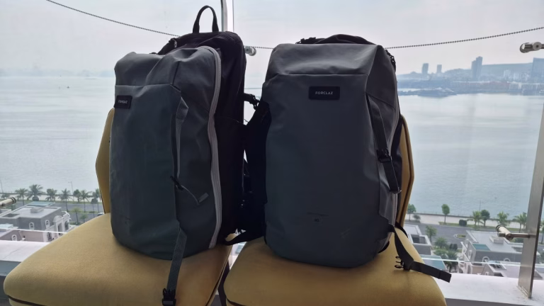 Zwei Forclaz 40-Liter Rucksäcke für die Weltreise nur mit Handgepäck Das ist unser Gepäck Handgepäck-Regeln für Handgepäck-Regelnde